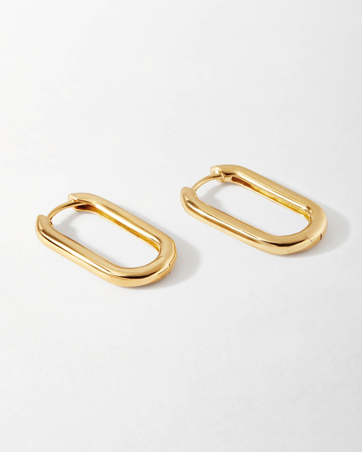 Brinco Argola Link - Ouro 18K | SILLENE
