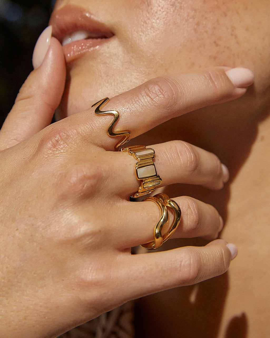 Anel Art Déco Madrepérola - Ouro 18K | SILLENE