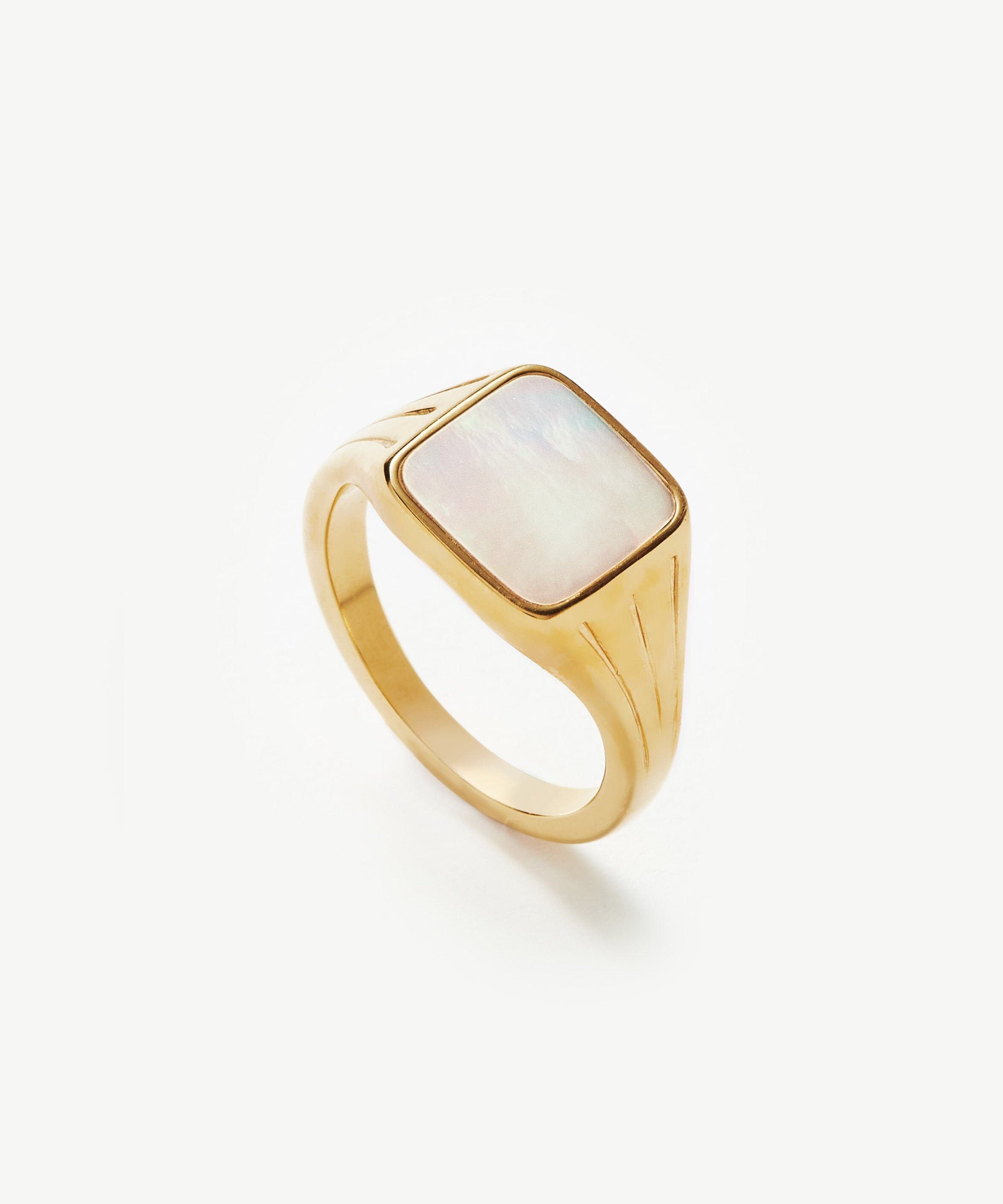 Anel Chancela Quadrada Madrepérola - Ouro 18K | SILLENE