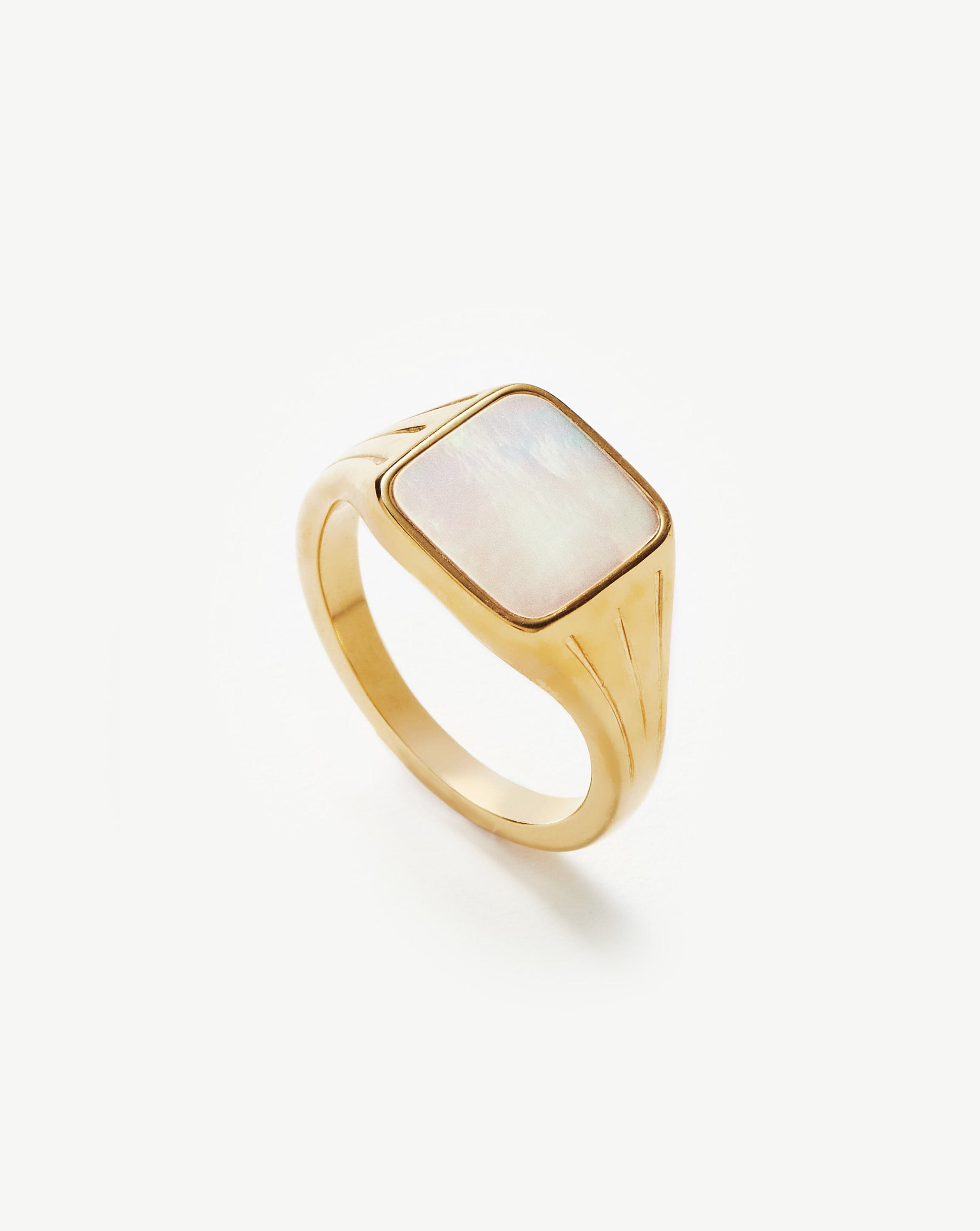 Anel Chancela Quadrada Madrepérola - Ouro 18K | SILLENE