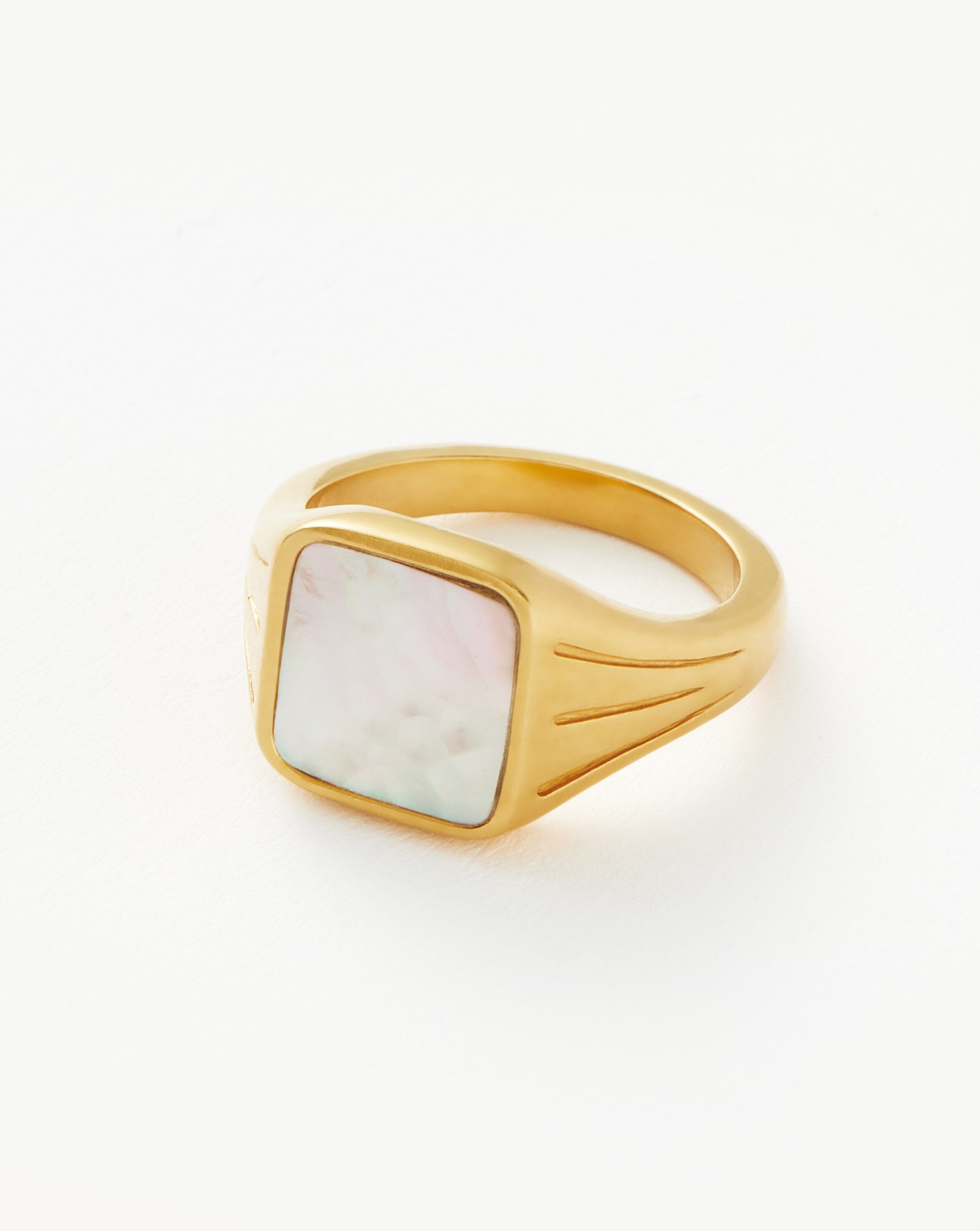 Anel Chancela Quadrada Madrepérola - Ouro 18K | SILLENE