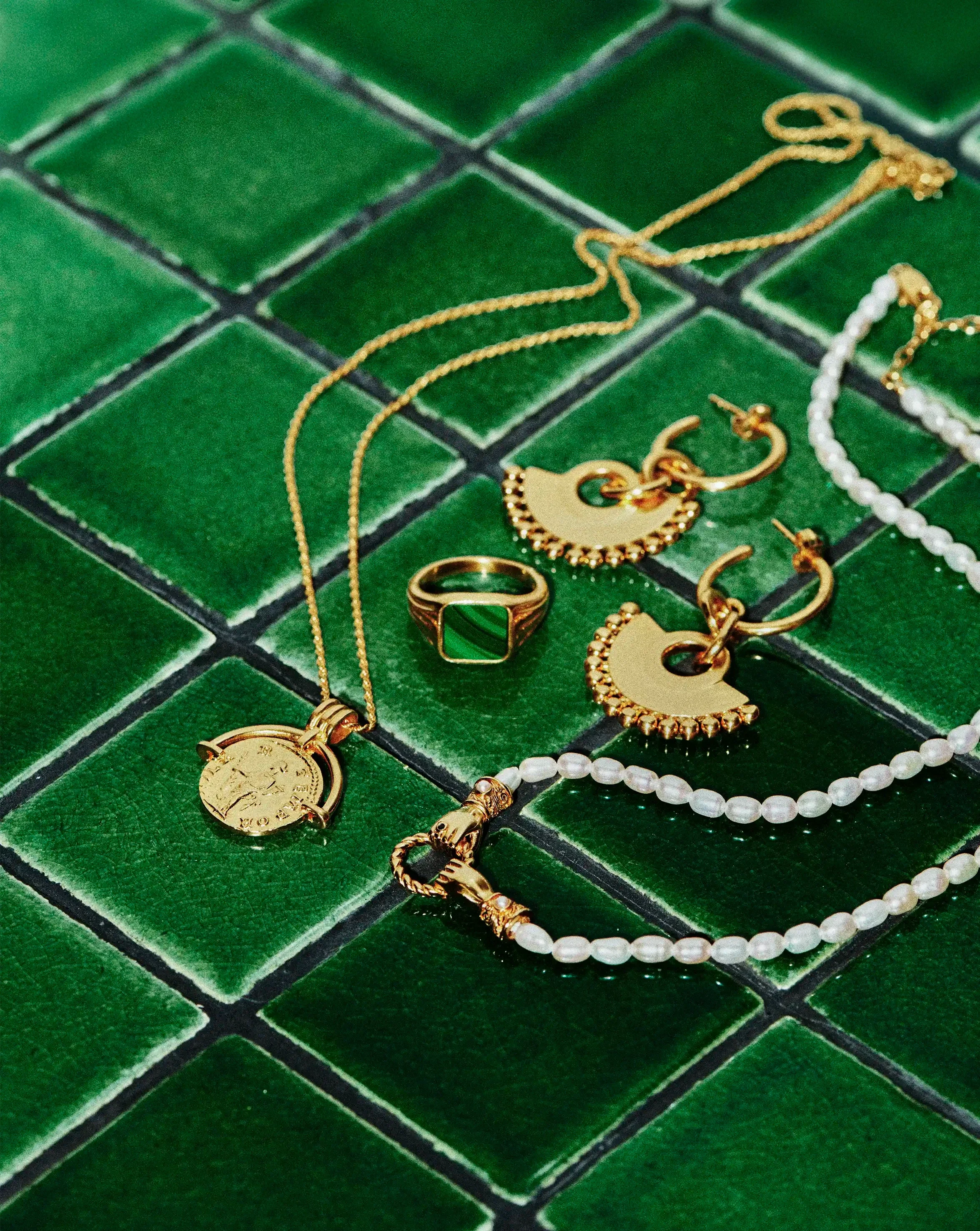 Anel Chancela Quadrada Malaquita - Ouro 18K | SILLENE