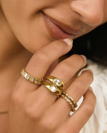 Anel Cravejado Baguete - Ouro 18K | SILLENE