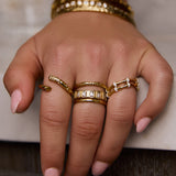 Anel Cravejado Baguete - Ouro 18K | SILLENE
