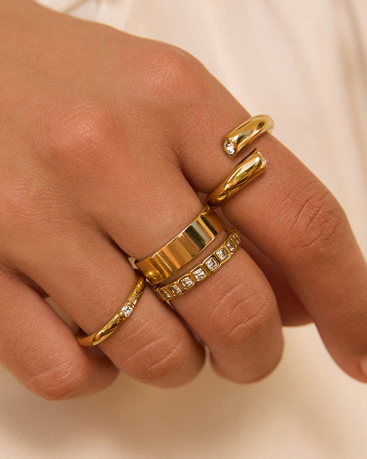 Anel Cravejado Cristal - Ouro 18K | SILLENE