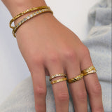 Anel Cravejado Cristal - Ouro 18K | SILLENE