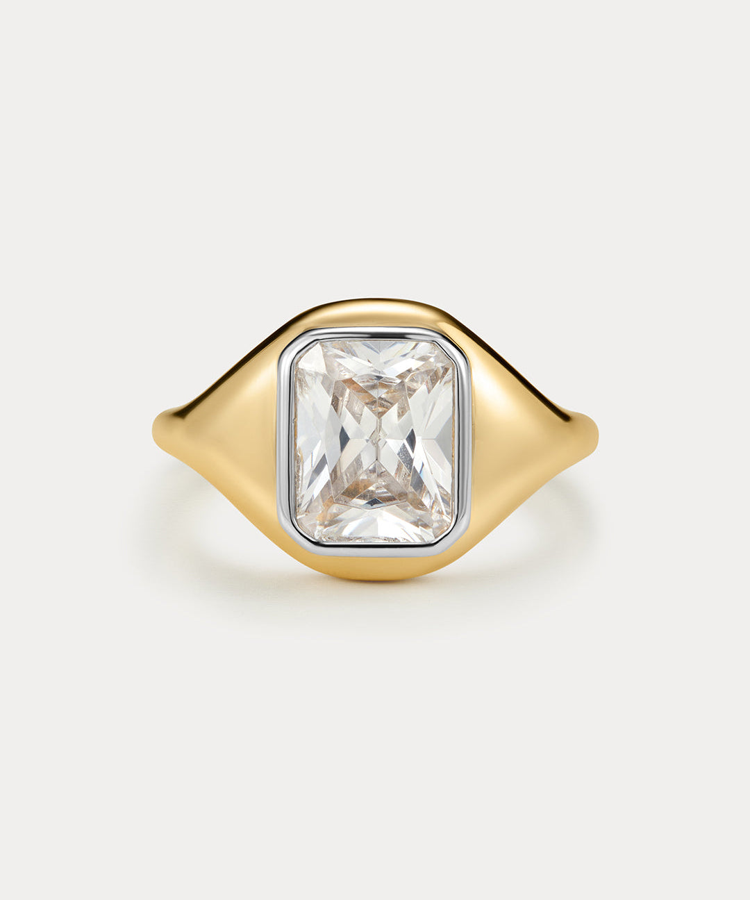 Anel Cravejado Retangular - Ouro 18K | SILLENE