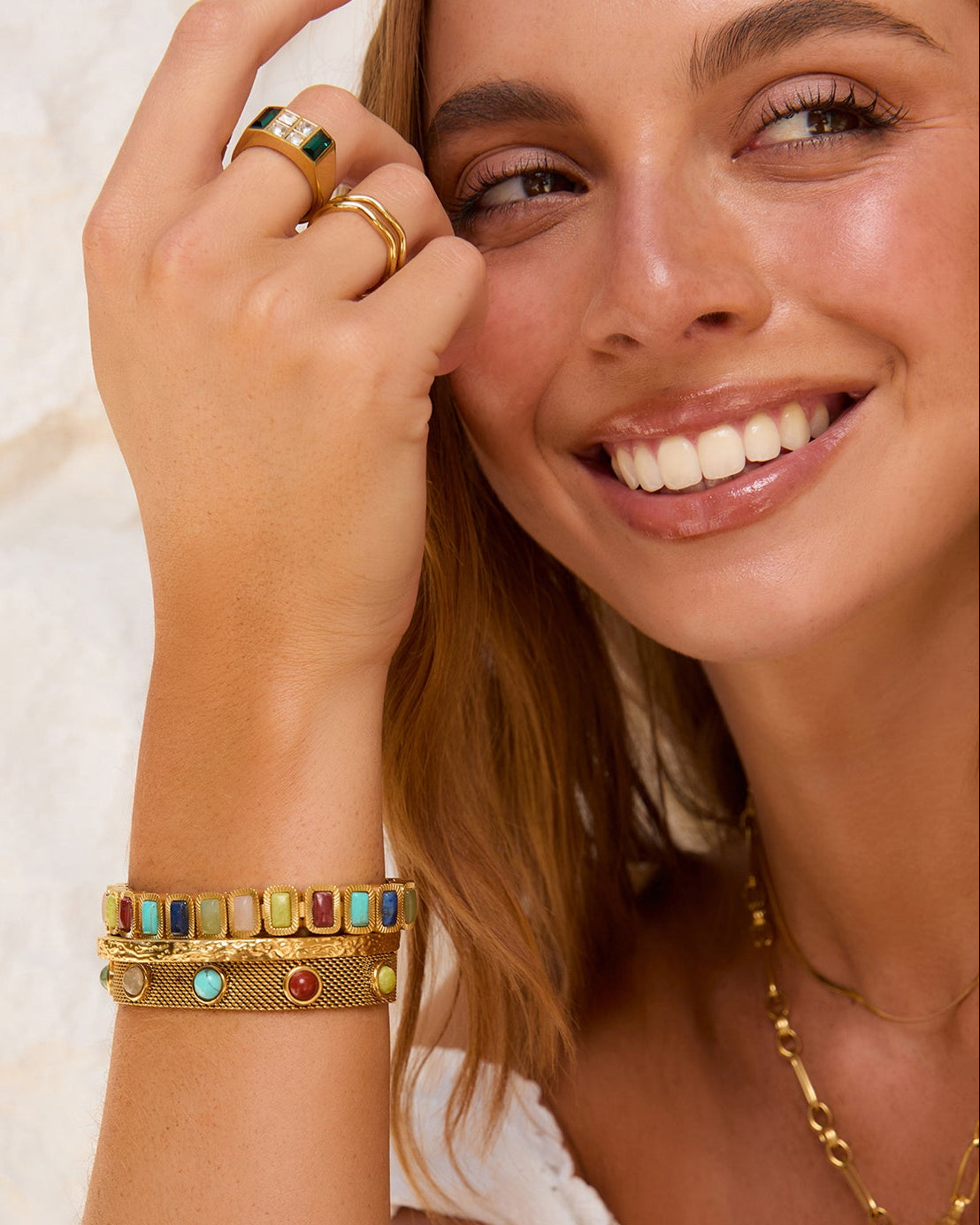Anel Cravejado Verde - Ouro 18K | SILLENE