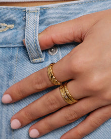 Anel Cruzado - Ouro 18K | SILLENE