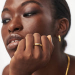Anel Fino Cravejado Ranhurado - Ouro 18K | SILLENE