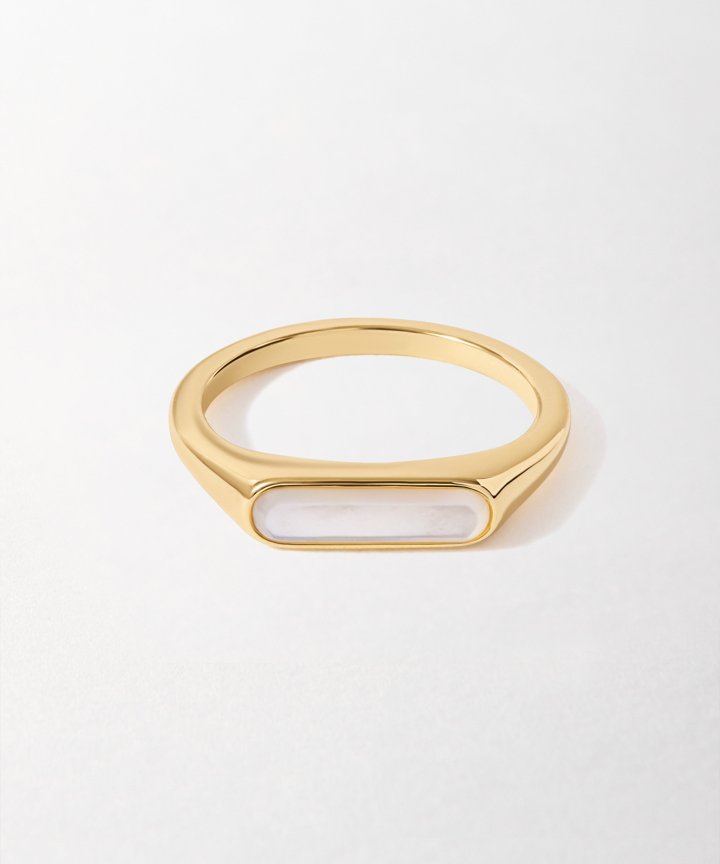 Anel Fino Madrepérola - Ouro 18K | SILLENE