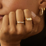 Anel Largo Três Pedras - Ouro 18K | SILLENE