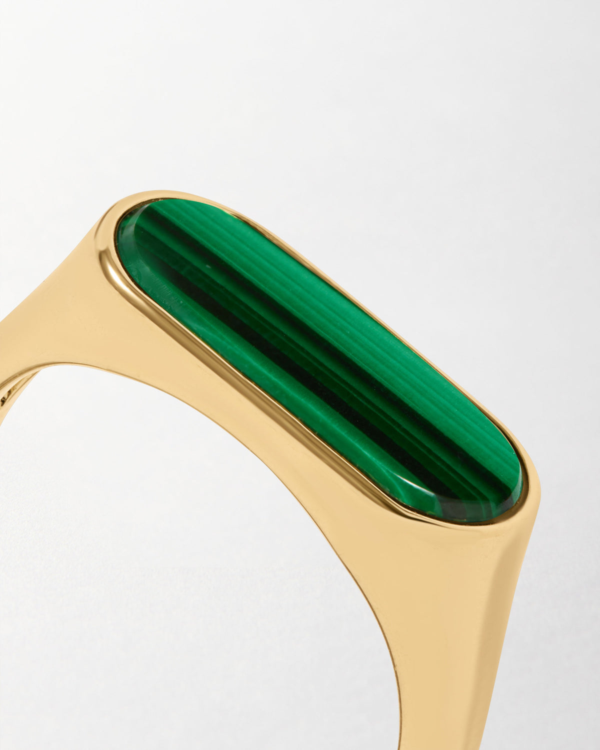 Anel Malaquita Marcante - Ouro 18K | SILLENE