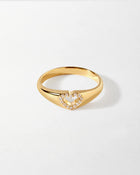 Anel Sinete Coração Cravejado Branco - Ouro 18K | SILLENE