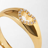 Anel Sinete Coração Cravejado Branco - Ouro 18K | SILLENE