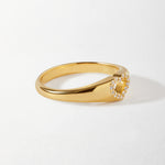 Anel Sinete Coração Cravejado Branco - Ouro 18K | SILLENE