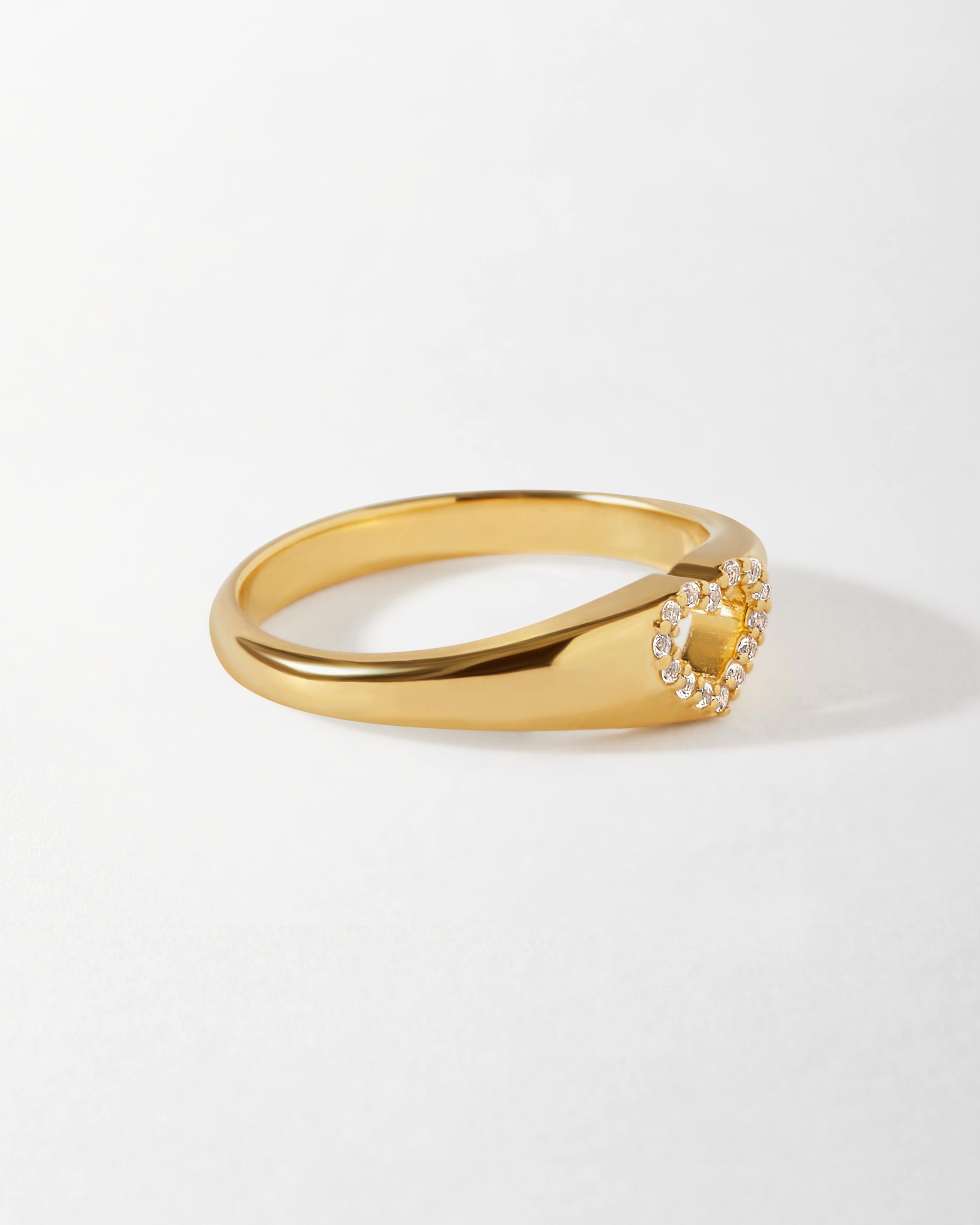Anel Sinete Coração Cravejado Branco - Ouro 18K | SILLENE