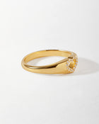 Anel Sinete Coração Cravejado Branco - Ouro 18K | SILLENE
