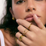 Anel Sinete Cravejado Brilhante - Ouro 18K | SILLENE