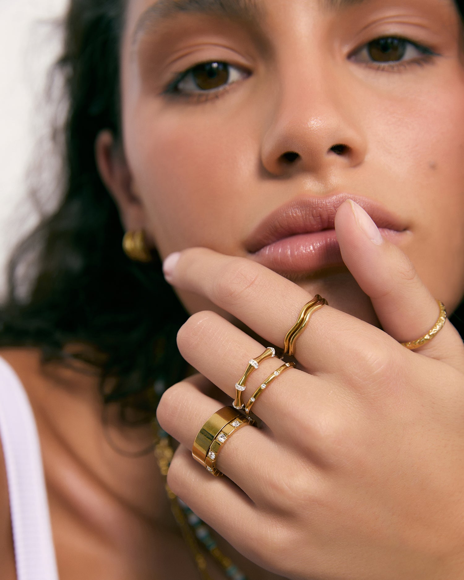 Anel Sinete Cravejado Brilhante - Ouro 18K | SILLENE