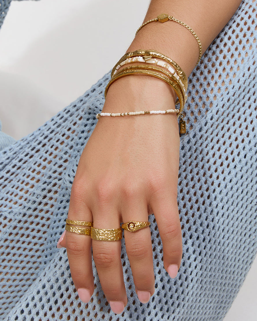 Anel Sinete Espiral Cravejado - Ouro 18K | SILLENE