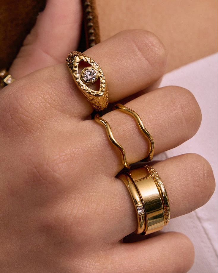 Anel Sinete Olho Grego - Ouro 18K | SILLENE