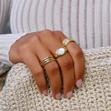 Anel Sinete Orgânico com Pérola - Ouro 18K | SILLENE