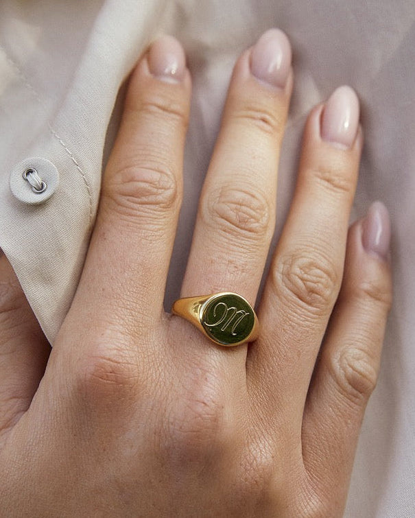 Anel Sinete - Ouro 18K | SILLENE