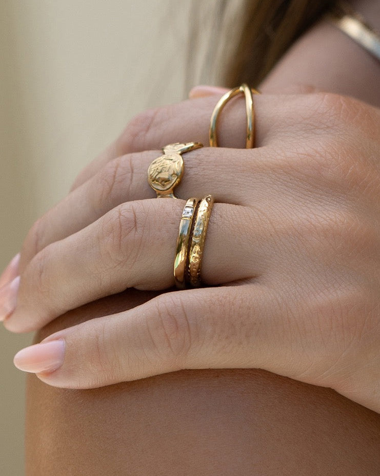 Anel Textura Amassada - Ouro 18K | SILLENE