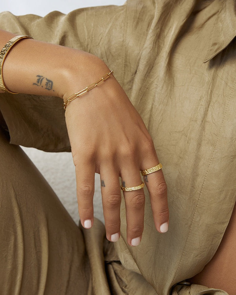 Anel Texturizado Fino - Ouro 18K | SILLENE