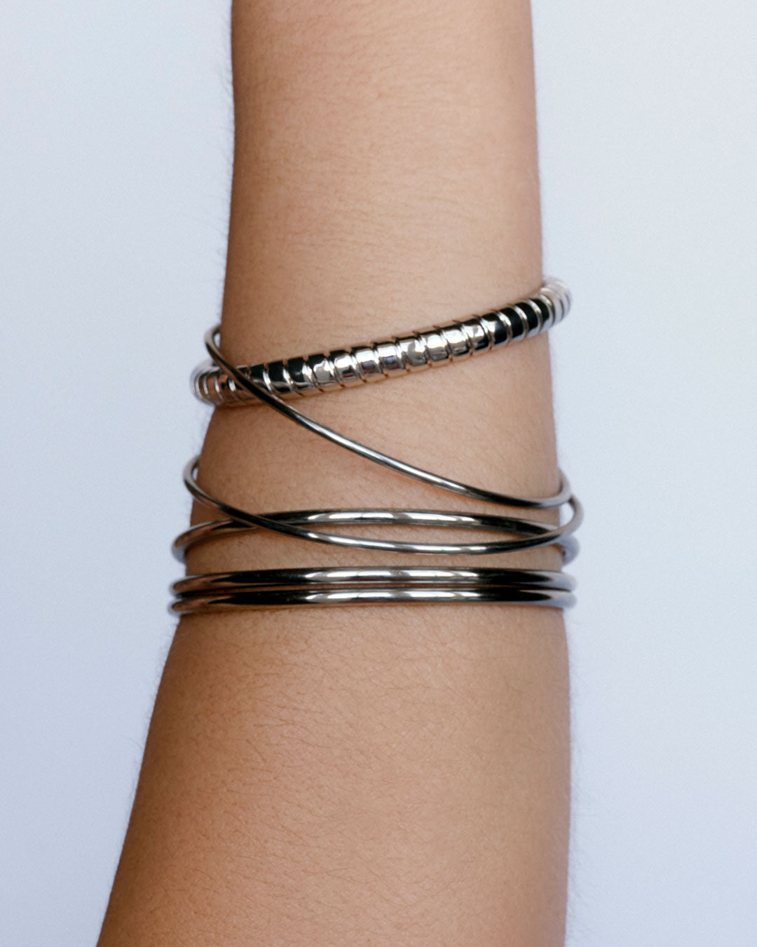 Bracelete Corrente Cobra Aberta - Ouro e Prata - detalhe 06 | SILLENE