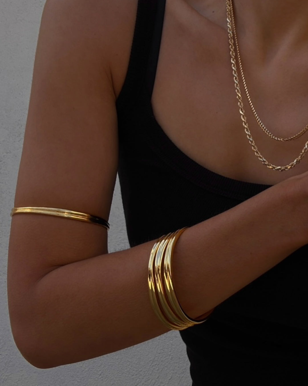 Bracelete Mallorca Braço - Ouro e Prata | SILLENE - uso