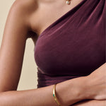 Bracelete Pebble Ônix Verde - Ouro 18K | SILLENE - uso