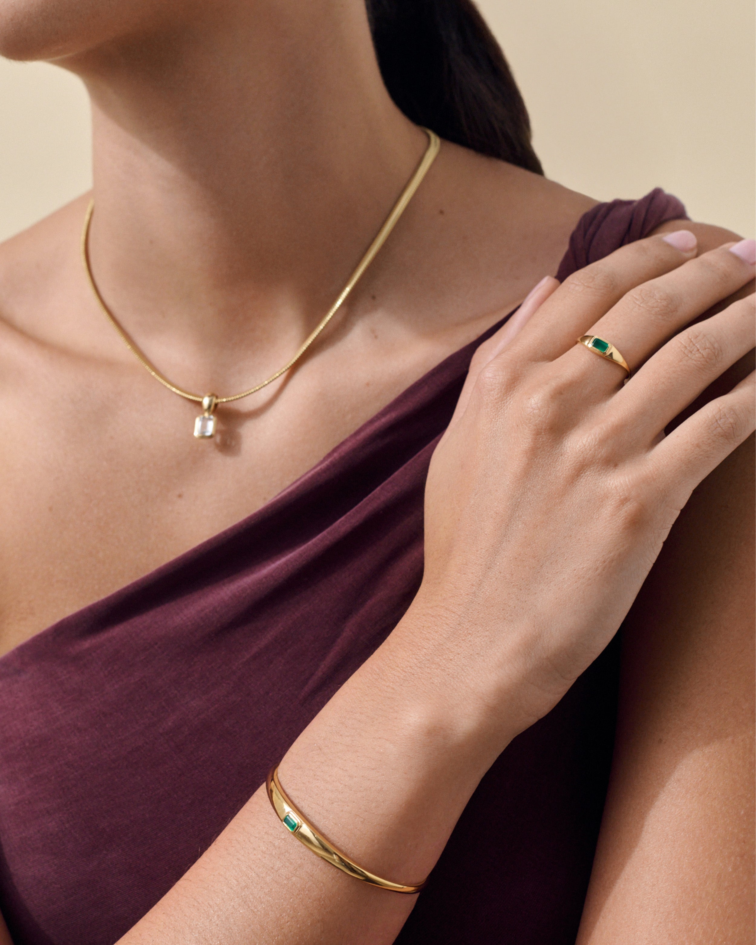 Bracelete Pebble Ônix Verde - Ouro 18K | SILLENE - detalhe