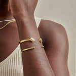 Bracelete Texturizado Esmeralda - Ouro 18K | SILLENE - uso