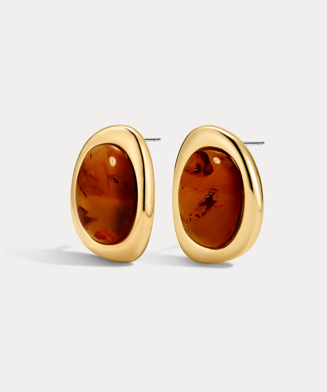 Brinco Amber com Resina Mel - Ouro e Prata | SILLENE - acabamento em ouro 18K