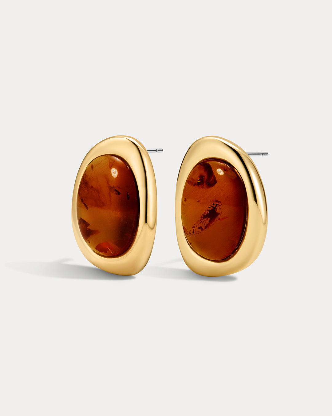 Brinco Amber com Resina Mel - Ouro e Prata | SILLENE - acabamento em ouro 18K