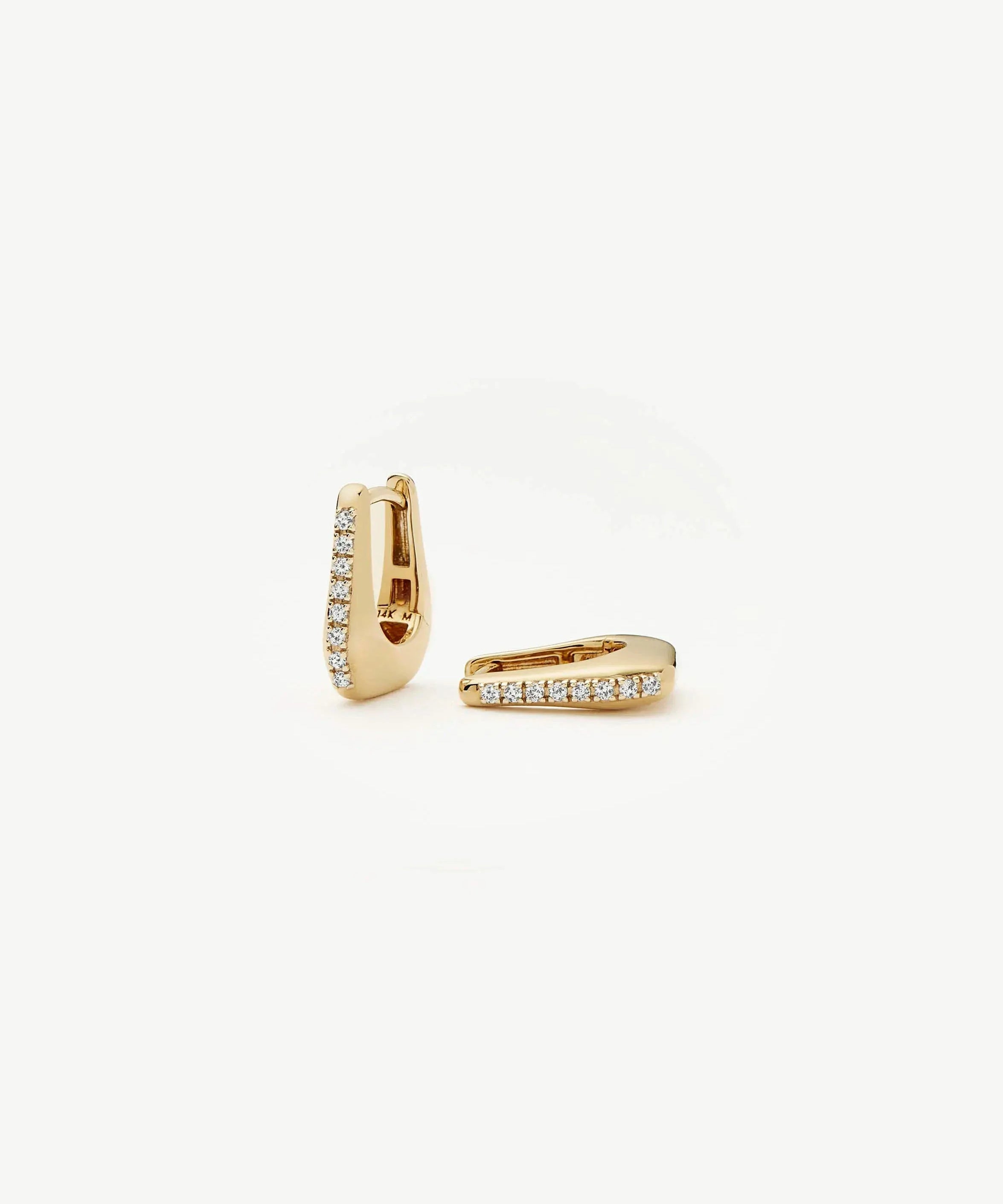 Brinco Argola Arco Cravejado Pequena - Ouro 18K | SILLENE