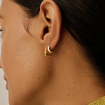 Brinco Argola Arco Cravejado Pequena - Ouro 18K | SILLENE
