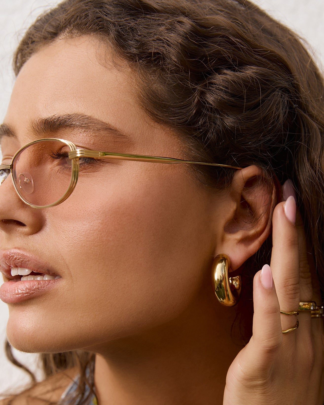 Brinco Argola Bella - Ouro 18K | SILLENE - uso