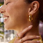Brinco Argola Bella - Ouro 18K | SILLENE - uso