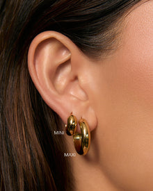 Brinco Argola Cassie - Ouro 18K | SILLENE - uso