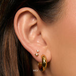 Brinco Argola Cassie - Ouro 18K | SILLENE - uso