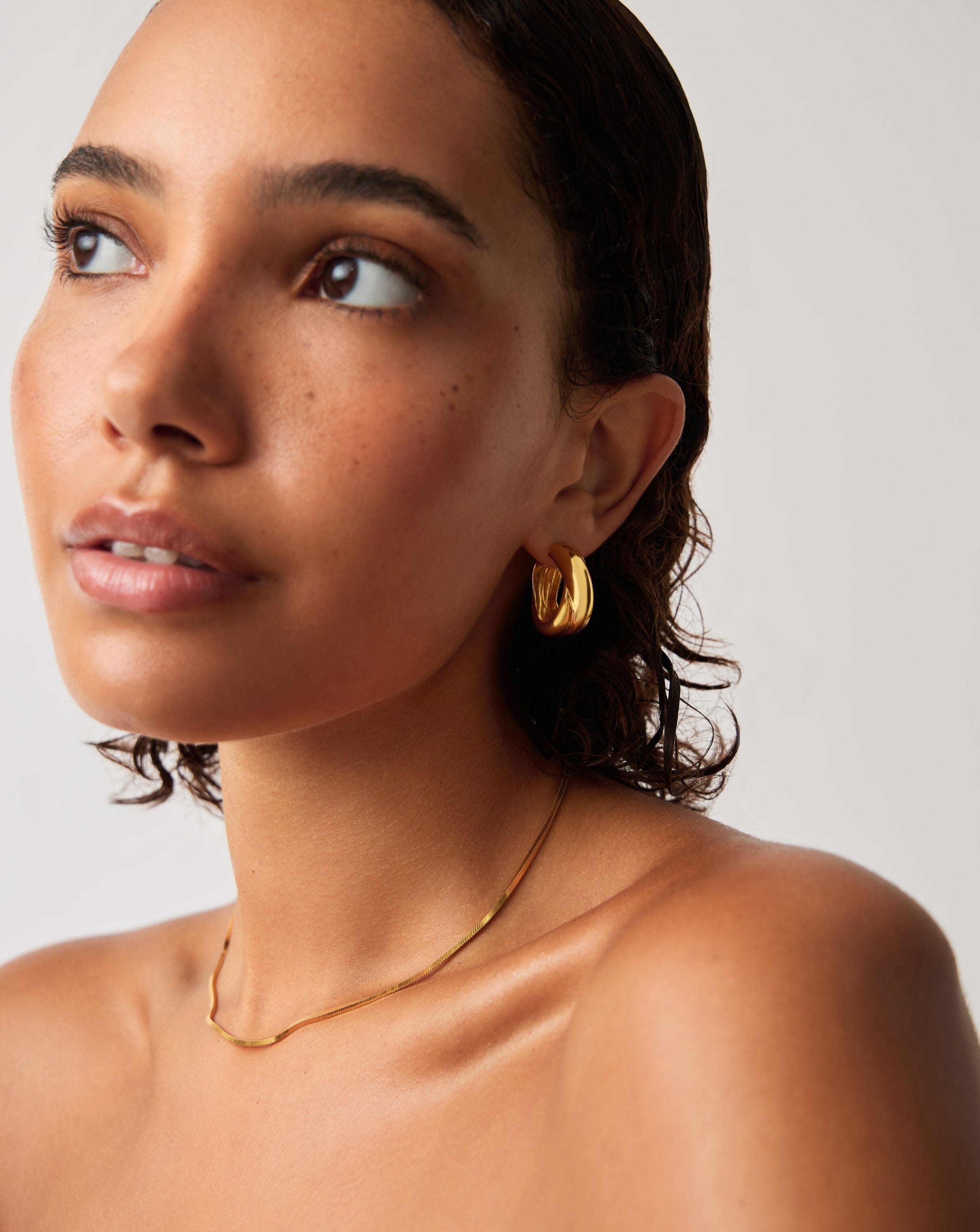 Brinco Argola Dupla Entrelaçada Média - Ouro 18K | SILLENE