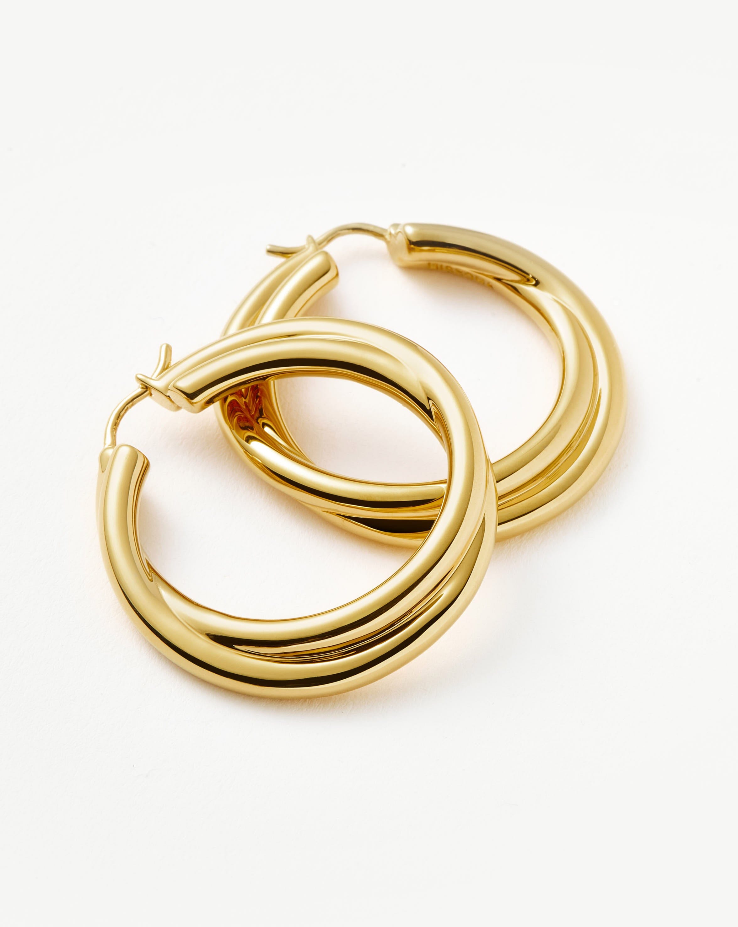 Brinco Argola Entrelaçada Grande - Ouro 18K | SILLENE