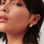 Brinco Argola Entrelaçada Texturizada - Ouro 18K | SILLENE