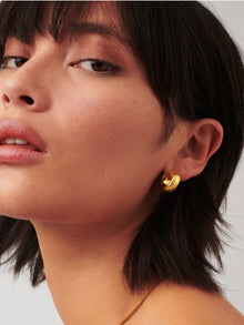 Brinco Argola Entrelaçada Texturizada - Ouro 18K | SILLENE