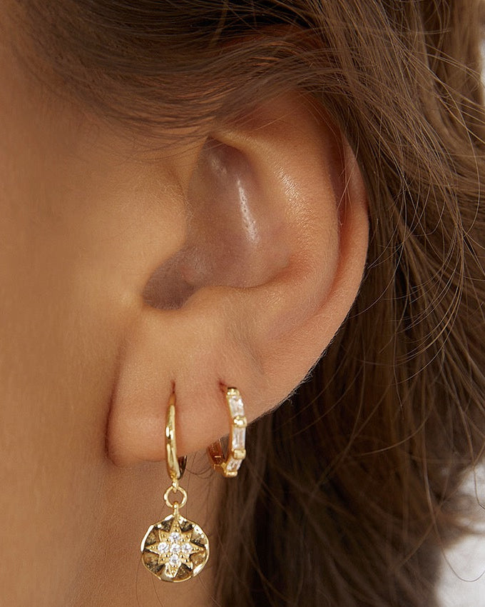 Brinco Argola Estrella com Zircônia - Ouro 18K - detalhe 02 | SILLENE