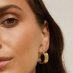 Brinco Argola Gabriella - Ouro 18K | SILLENE - uso