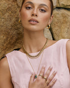 Brinco Argola Gabriella - Ouro 18K | SILLENE - uso